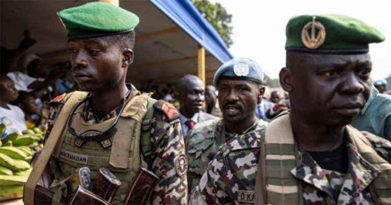 Penyiar Radio Afrika Selatan Diadili Setelah Dituduh Terkait Perekrutan Pejuang untuk Perang di Ukraina