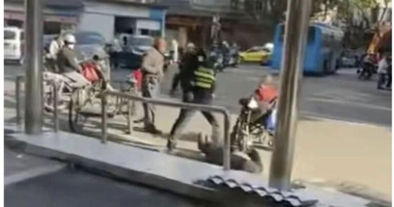 Video Petugas Penertiban Kota di Fujian, Tiongkok Menabrak Lansia hingga Tewas, Pernyataan Resmi Picu Kemarahan Publik 