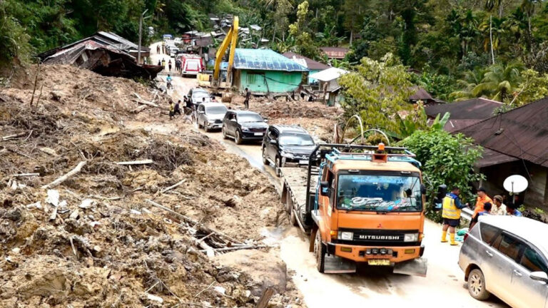 Pasca Diterjang Banjir-Longsor, (Foto-foto) Pembukaan Akses Tarutung–Sibolga dan Tarutung–Padang Sidempuan Dipercepat
