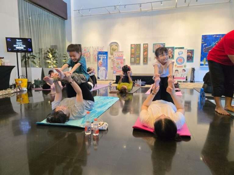 Mom & Kids Joyful Yoga di ARTOTEL TS Suites Ciptakan Ikatan Ibu dan Anak Lewat Seni dan Gerak