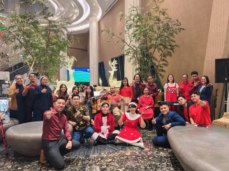 Christmas Carol Siswa SLB Bhakti Luhur Warnai Perayaan Natal di Grand Mercure Malang Mirama