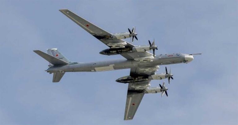 Pesawat Pengebom Rusia Terbang Dekat Inggris, NATO Mengerahkan Jet Tempur