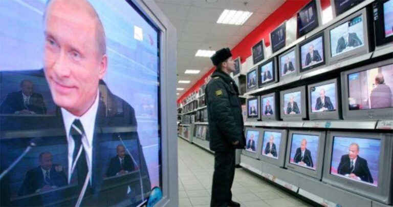 Rusia Memperketat Kontrol Atas Media Sosial, Memaksa Para Blogger untuk Menyebarkan Propaganda Negara