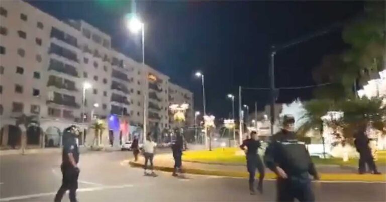 Caracas Mencekam: Rentetan Tembakan di Istana, Drone Misterius, dan Bayang-bayang Kudeta