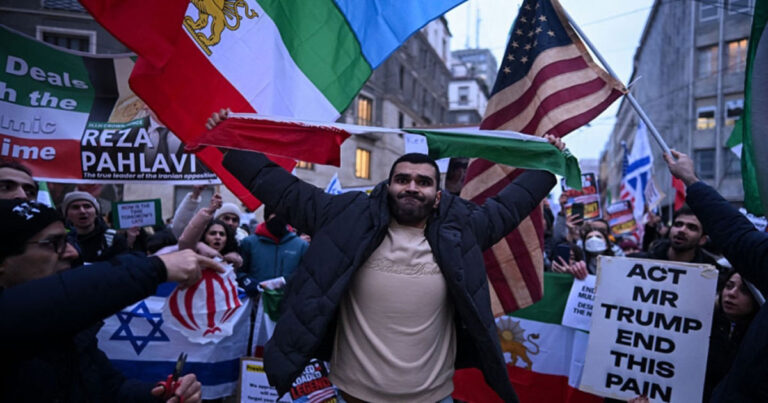 Trump Serukan Sekarang Saatnya Bagi Iran Mengganti Pemimpinnya Hingga Iran Berencana Putuskan Internet 