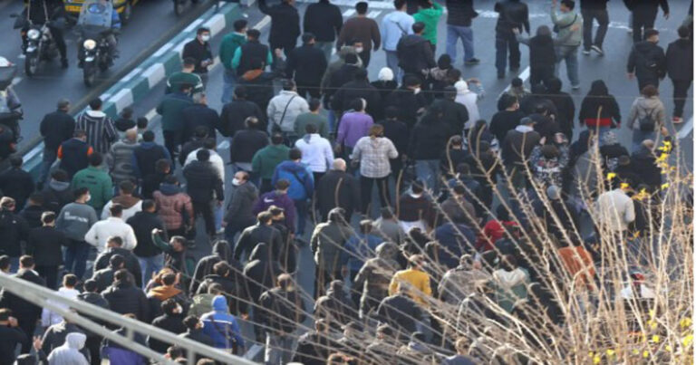 Internet dan Telepon di Iran Diputus Saat Aksi Protes Meledak Menjawab Seruan Pangeran Pengasingan