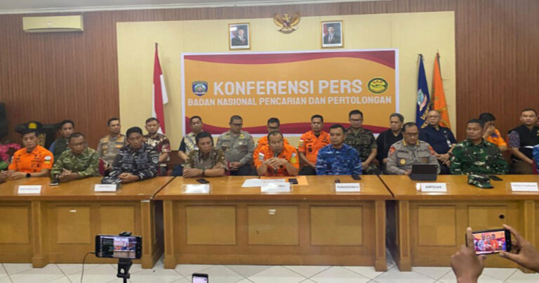 Operasi SAR Pesawat ATR 42-500 di Pegunungan Bulusaraung Resmi Ditutup 