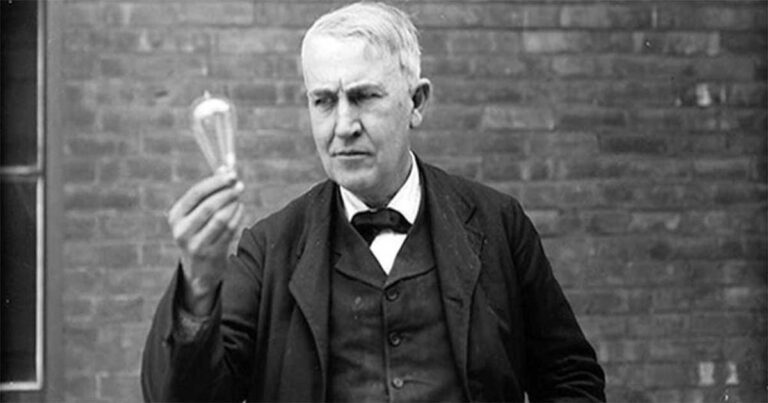 Kisah Thomas Edison Menemukan Lampu Listrik