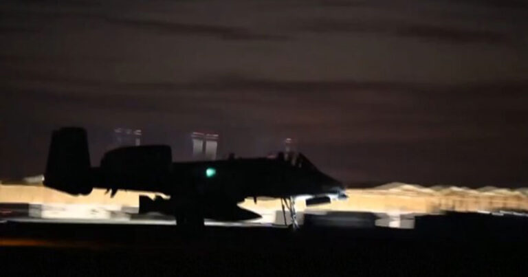 Militer AS Melancarkan Serangan Udara terhadap Target ISIS di Suriah, Video Mengejutkan Terungkap