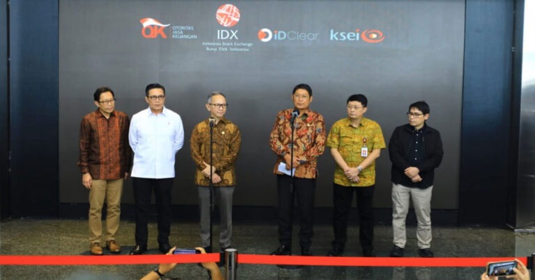Deretan Gelombang Pengunduran Diri Melanda Petinggi OJK