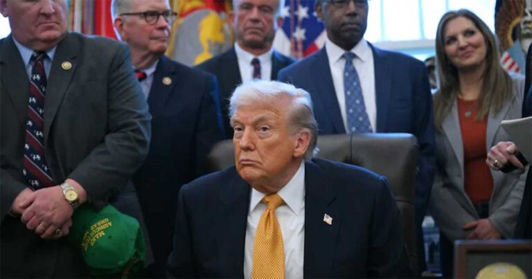 “Akan Terlaksana”: Trump Tentang Menghilangkan “Ancaman Rusia” dari Greenland