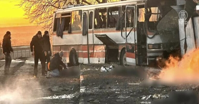 Serangan Rusia Tewaskan 12 Penumpang Bus Ukraina, Putaran Baru Dialog Damai Dikonfirmasi