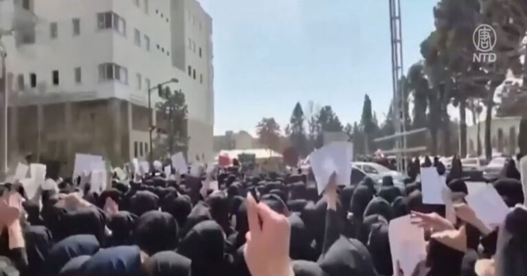 Gelombang Protes Baru Meletus di Iran, Diplomat AS Dievakuasi dari Lebanon