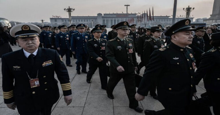Editorial Surat Kabar Militer Partai Komunis Tiongkok Menuntut Kesetiaan Tentara Pasca-Pembersihan Dua Jenderal, Memicu Pertanyaan soal Stabilitas PLA