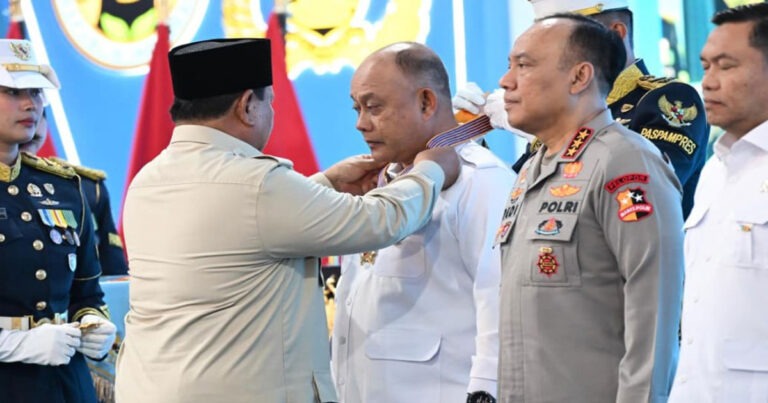 Presiden Prabowo Anugerahkan Tanda Kehormatan kepada 70 Tokoh Penggerak Gizi dan Ketahanan Pangan Nasional