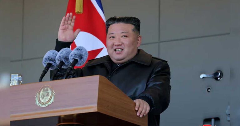 Korea Utara Memperkenalkan Peluncur Roket Baru yang Mampu Membawa Senjata Nuklir