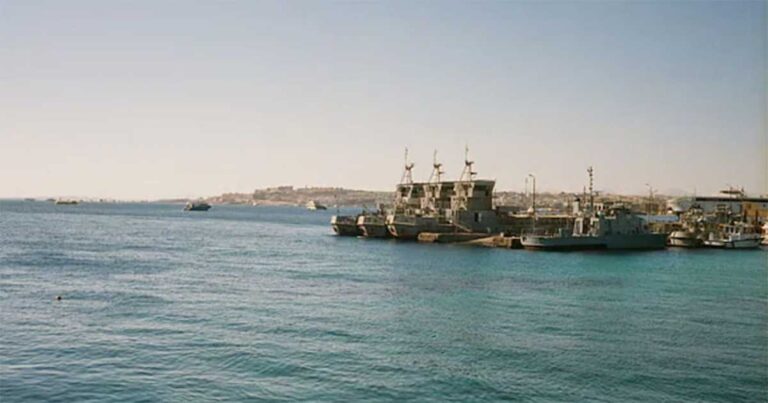 Korps Garda Revolusi Iran Memulai Latihan Militer di Selat Hormuz, Jelang Perundingan dengan AS