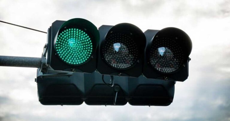 Lampu Merah dan Hijau dalam Kehidupan