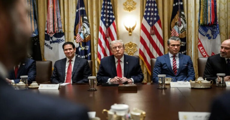 Trump Mendesak Kesepakatan Nuklir Iran: Konsekuensi Serius Jika Negosiasi Gagal