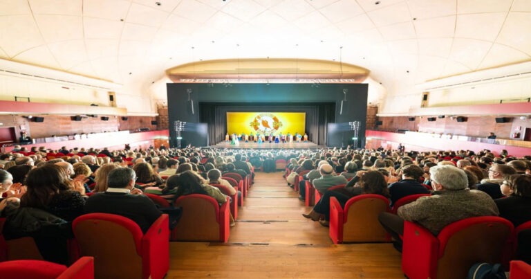 Shen Yun Menuai Pujian dari Para Pemimpin Italia