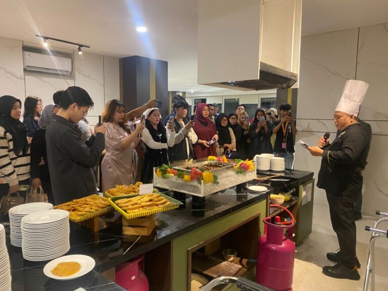 Grand Whiz Hotel Praxis Surabaya Hadirkan Konsep Kuliner Laut Asia untuk Ramadan 2026