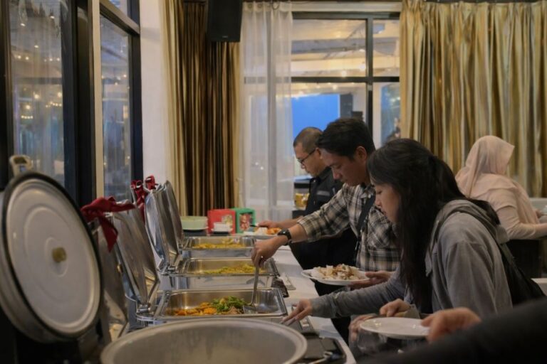 MaxOne Hotel Dharmahusada Surabaya Hadirkan “Aladin: 1001 Harapan”: Buka Puasa All You Can Eat dengan Hadiah Umroh ke Tanah Suci