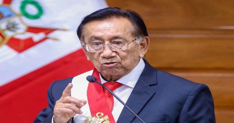 Dalam 10 Tahun, Peru Ganti 8 Presiden, Ketua Kongres Baru Jose Maria Balcazar Resmi Jadi Presiden Sementara