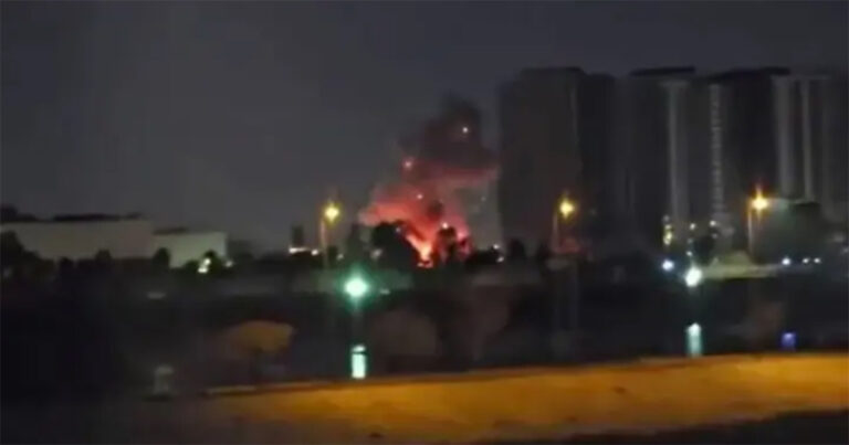 Serangan Ganda Guncang Baghdad: Kedutaan AS Dihantam Roket, Hotel Internasional Dihantam Drone!