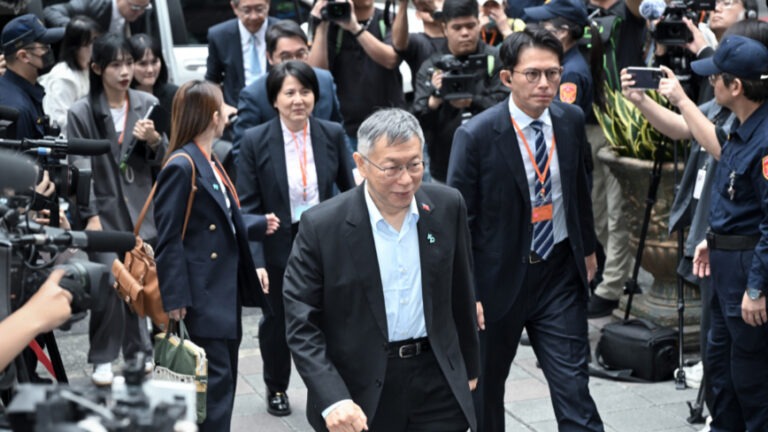 Mantan Wali Kota Taipei Ko Wen-je Dijatuhi Hukuman 17 Tahun Penjara pada Putusan Tingkat Pertama, Dicabut Hak Politik Selama 6 Tahun