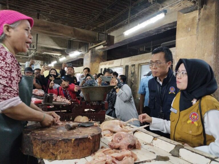 KPPU Sidak Pasar Wonokromo Jelang Lebaran, Harga Pangan Dipantau Ketat dan Praktik Usaha Diawasi