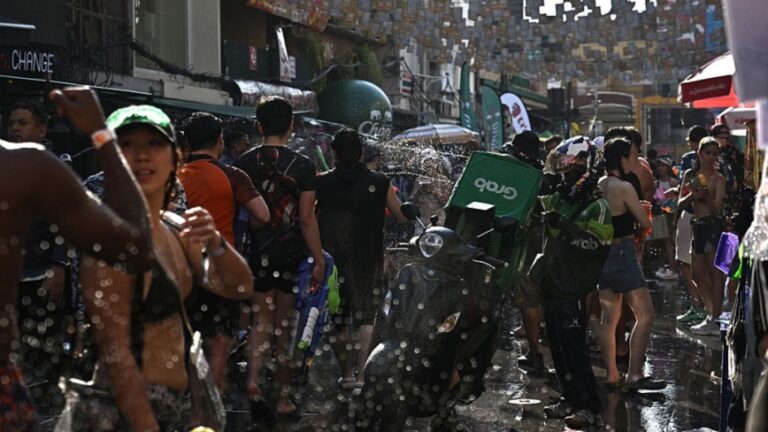 Lonjakan Kecelakaan Lalu Lintas Saat Festival Songkran di Thailand, 50 Tewas dalam Sehari
