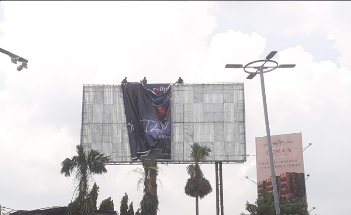 Iklan Film Horor “Aku Harus Mati” Meresahkan, Pemprov DKI Jakarta Turunkan Seluruh Balihonya 