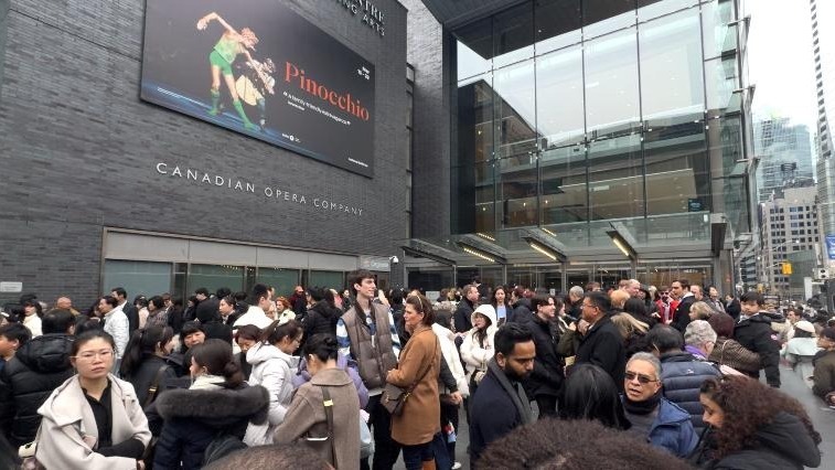 Ancaman Bom Membatalkan Pertunjukan Shen Yun, Anggota Parlemen Kanada Memperingatkan Agar Tidak Menciptakan Preseden