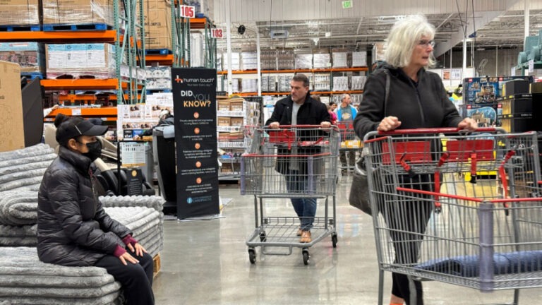 Biaya Produk Plastik Naik, Supermarket Costco Taiwan Batasi Pembelian Kantong Sampah dan Plastik Wrap