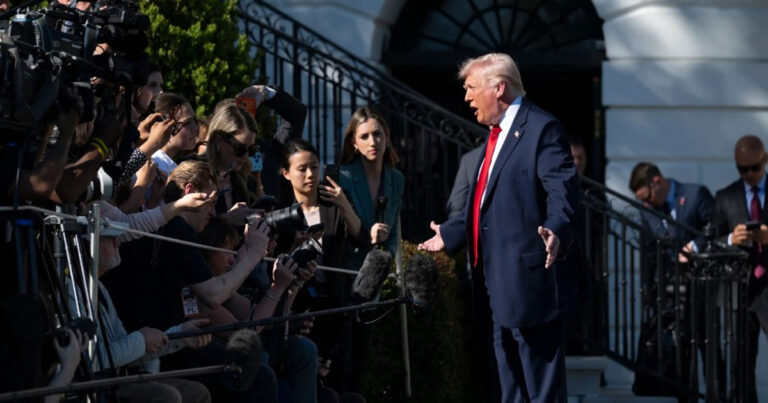 Trump Kembali Bikin Dunia Tegang: Gambar Kapal Iran Diledakkan Viral Saat Negosiasi Rahasia Berlangsung