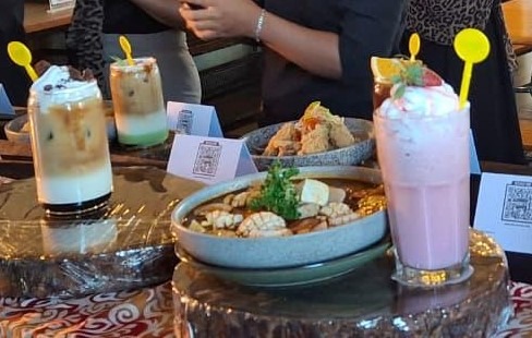 YELLO Hotel Jemursari Surabaya Luncurkan Menu A La Carte untuk Umum