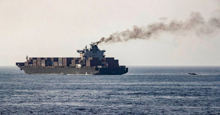 Ketika Blokade Atas Blokade: Saat Teheran Mengancam Selat Hormuz, AS Mencekik Pelayaran Iran