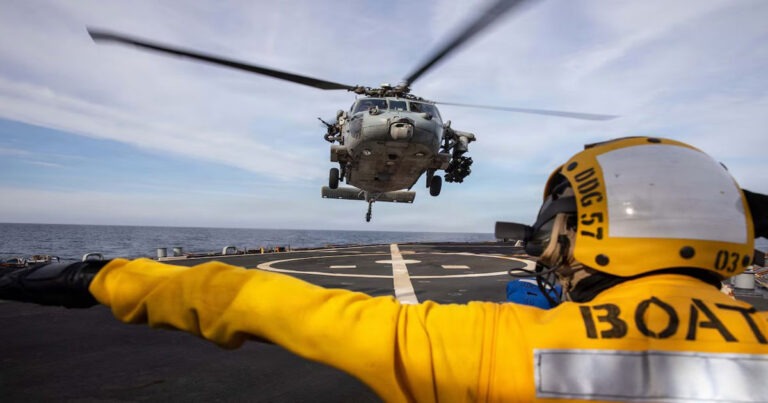 Trump Posting Gambar Ledakan di Tengah Krisis Iran, Sinyal Operasi Militer Raksasa Dimulai?