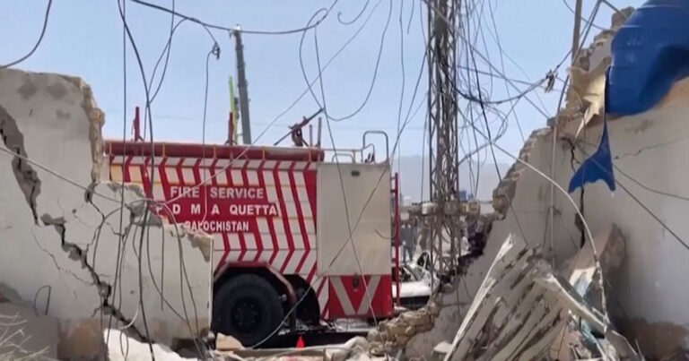 Kereta di Kota Quetta, Pakistan, Diserang Bom Teroris Menyebabkan Tingginya Korban Jiwa