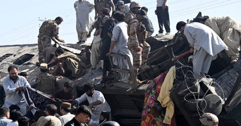Tragis! 24 Orang Tewas dan 50 Terluka dalam Serangan Terhadap Kereta Api Pakistan