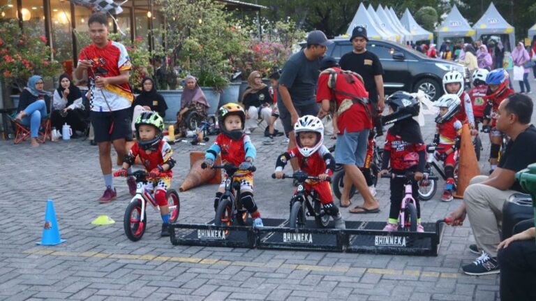 Dari Cek Kesehatan hingga Push Bike, Dafam Pacific Caesar Surabaya Meriahkan HJKS ke-733 dengan Gebyar Bazar UMKM