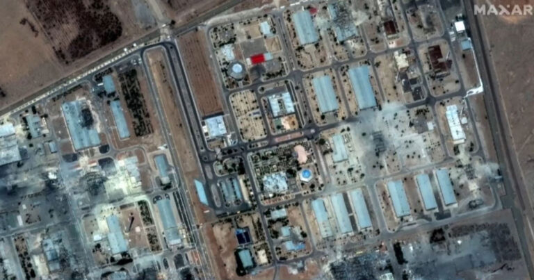 CNN: Iran Menyegel Uranium yang Diperkaya dan Memasang Ranjau Darat untuk Mencegah Akses Militer AS ke Material Nuklir