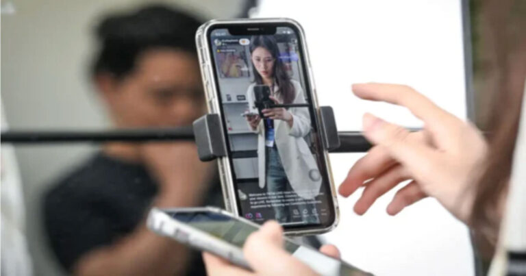 Berbagai Penyimpangan dalam Industri Live Streaming di Tiongkok : Gadis di Bawah Umur Dibujuk Menjadi Host Siaran Langsung