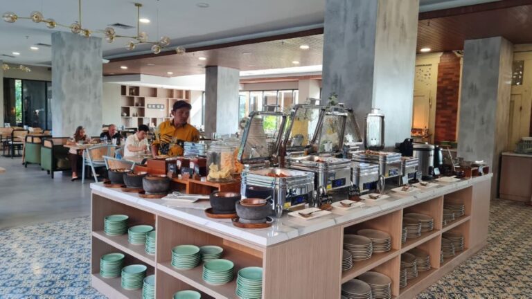 Kini Bisa Sarapan Ala Hotel Bintang Empat untuk Semua Orang! di MYZE Hotel Sumenep