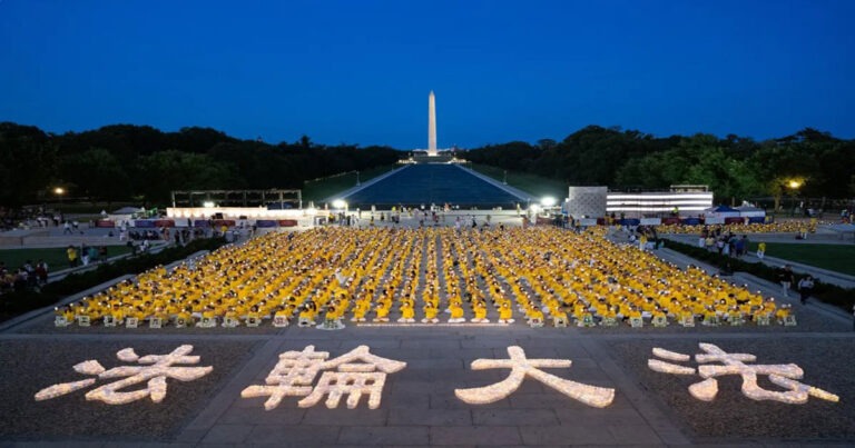 27 Tahun Perlawanan Damai Terhadap Penganiayaan, Ribuan Pengikut Falun Gong Gelar Malam Renungan Lilin di Washington DC