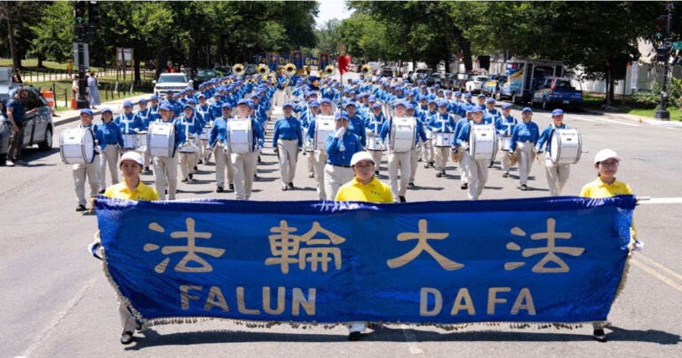 Menyerukan Diakhirinya Tirani PKT! Pawai Besar di Washington DC Memperingati 27 Tahun Perlawanan Damai Pengikut Falun Gong terhadap Penganiayaan