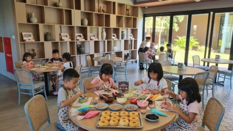 Akhir Pekan Makin Seru! Little Chef MYZE Hotel Sumenep Ajak Anak Berkreasi Hias Donat