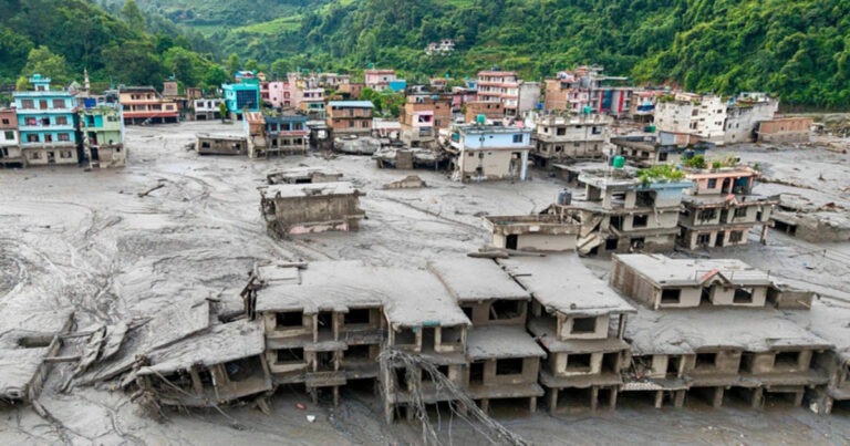 Lebih dari 1.000 Orang Tewas Akibat Banjir di Tiongkok dan Nepal; Para Ahli Ungkap Alasan PKT Menutupi Kebenaran