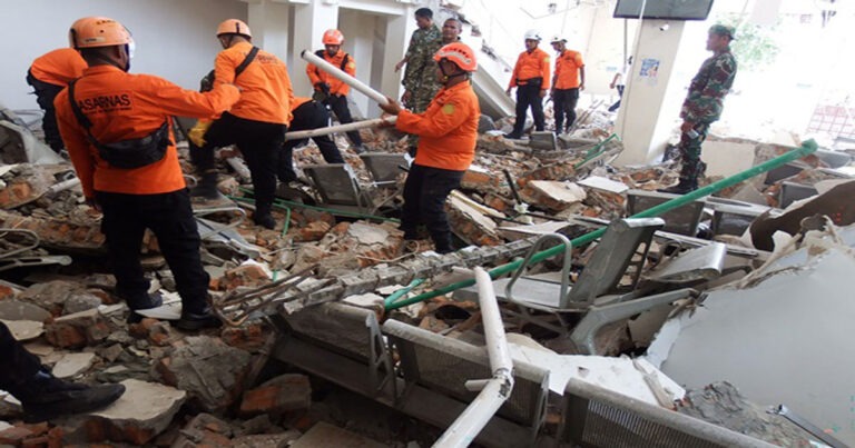 38 Orang Tewas Akibat Gempa Dahsyat Magnitudo 7,7 di NTT, Rumah-rumah Roboh, Tanah Longsor Hingga Jaringan Komunikasi Terputus