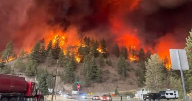Kebakaran Hutan Kanada Meluas, Lebih dari 20.000 Orang Dievakuasi di British Columbia yang Ditetapkan dalam Keadaan Darurat 